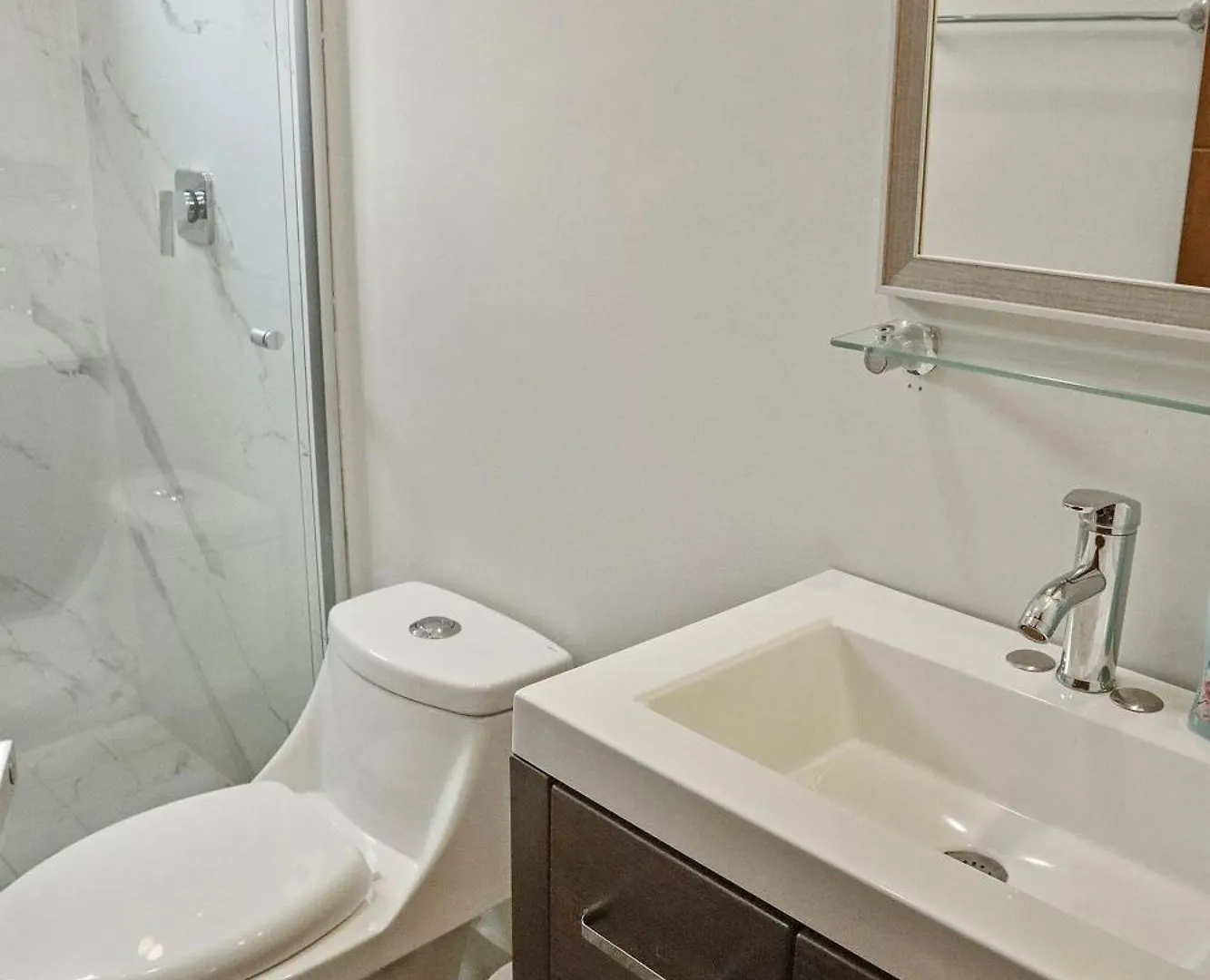 מזטלן Residencial A 5 Min. De Plaza Comercial 0*,